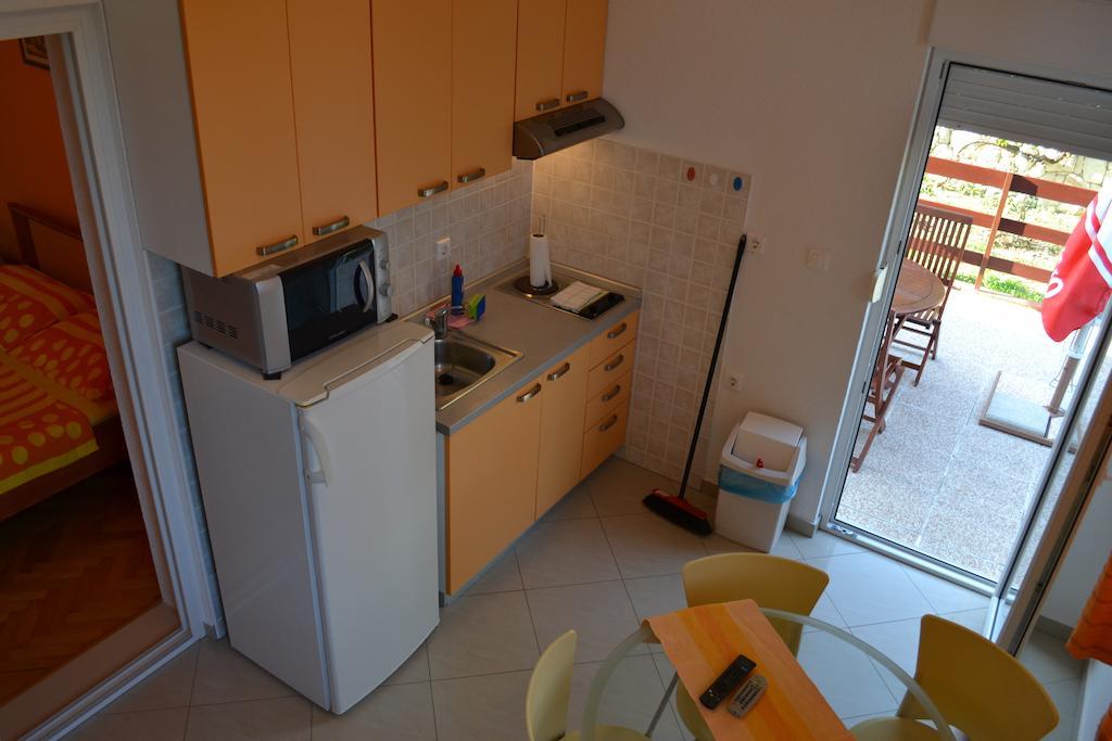 Apartments Karlo Омиш Экстерьер фото