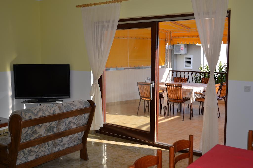 Apartments Karlo Омиш Экстерьер фото